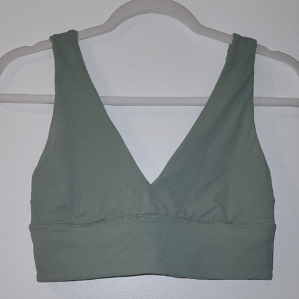 Lululemon Green Sports Bra with V-Neck and Supportive Band